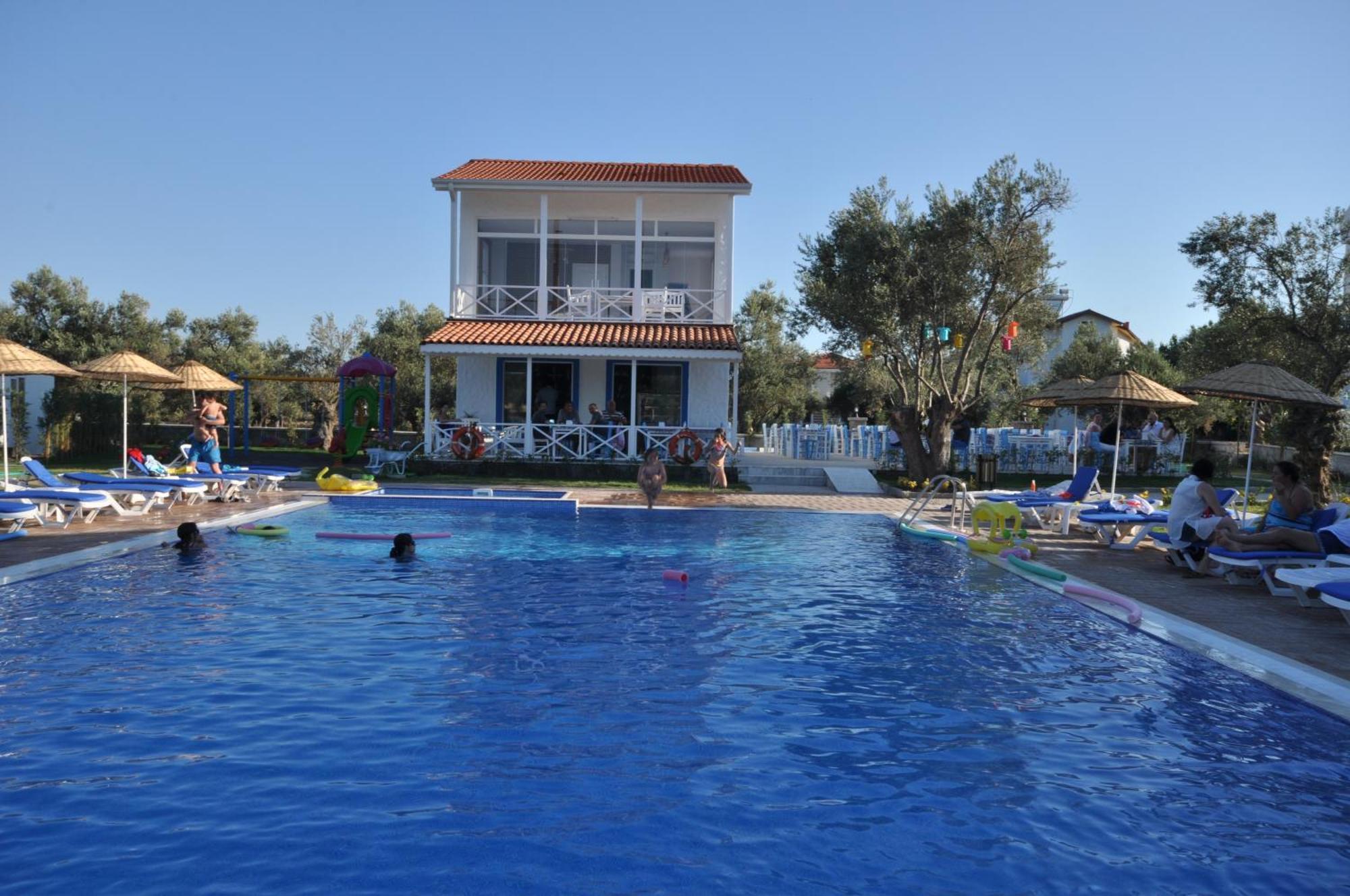 Zeytin Arasi Apart Otel Айвалик Екстер'єр фото