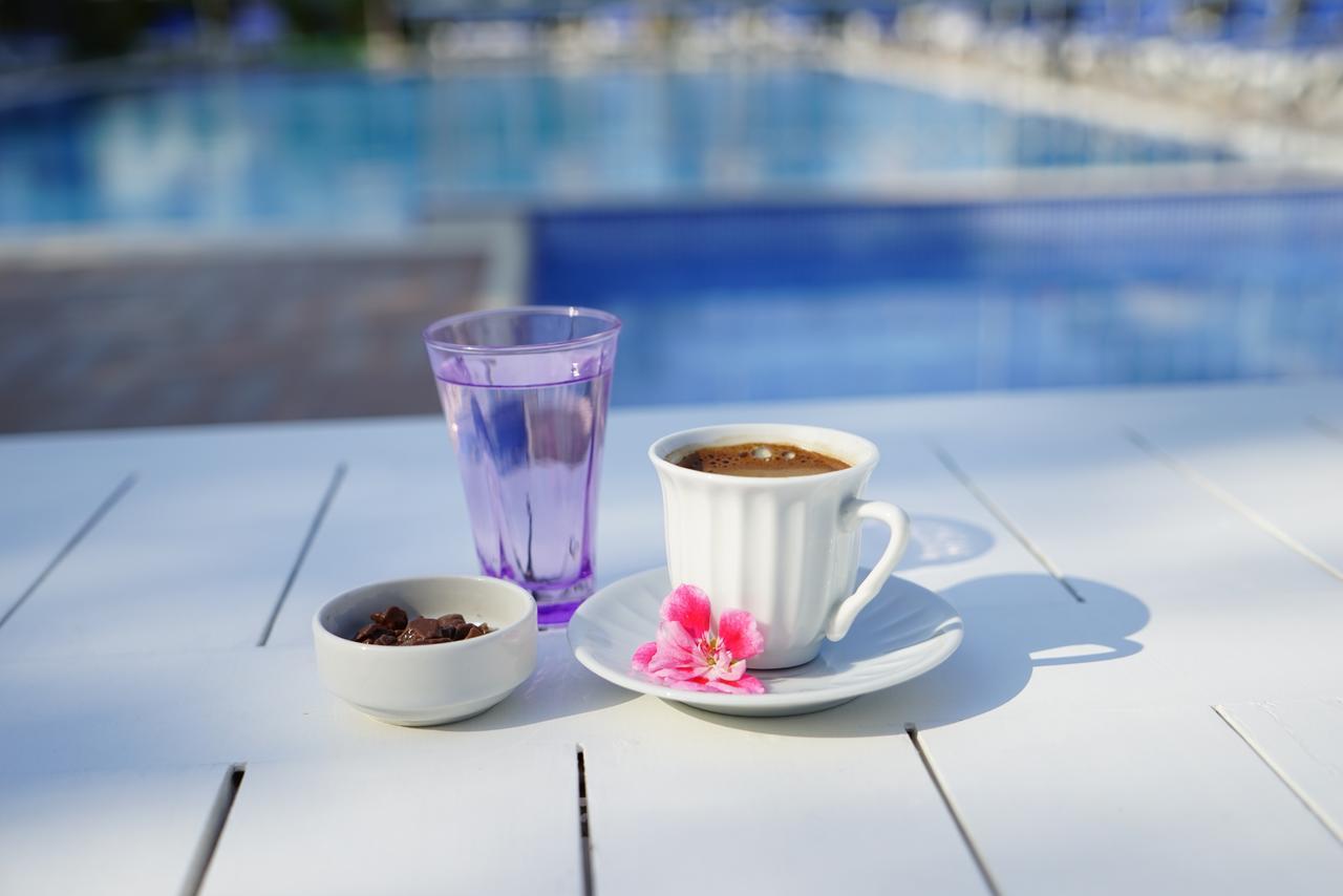 Zeytin Arasi Apart Otel Айвалик Екстер'єр фото