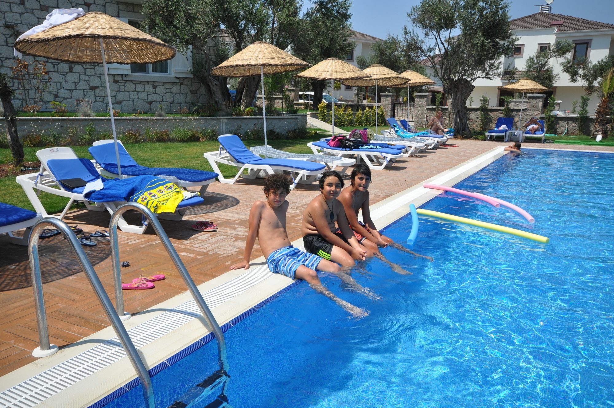 Zeytin Arasi Apart Otel Айвалик Екстер'єр фото